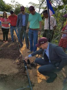 Israel inauguró un sistema de riego por goteo en Paraguay