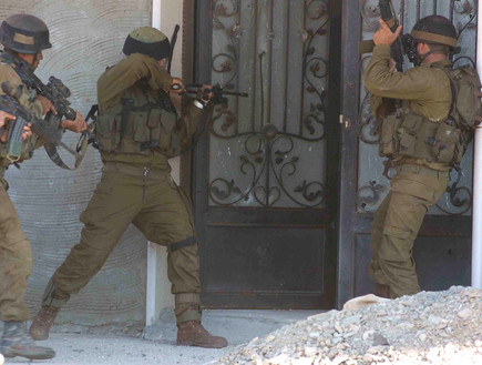 lebanon2_soldirs_hause_abir_soltan_archaive-idf_c