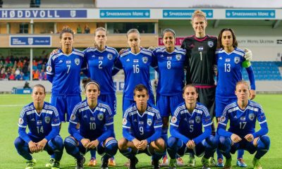 group-shot-womens-football.jpg.824x0_q71