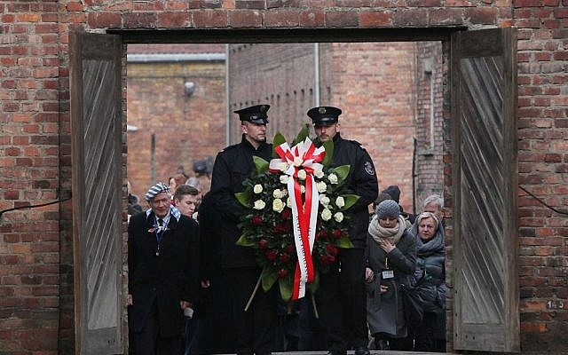 Poland-Auschwitz-Anni_Horo-2-e1453917936473-640×400