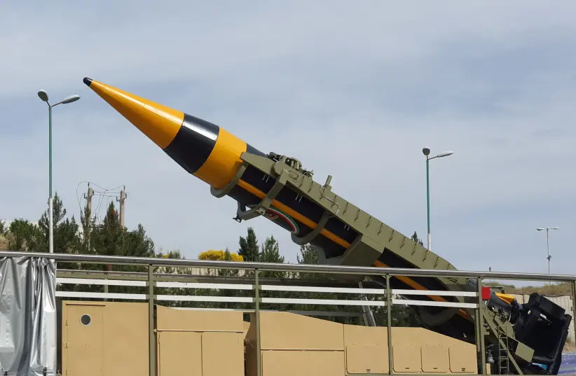 Un nuevo misil balístico tierra-tierra llamado Khaibar con un alcance de 2.000