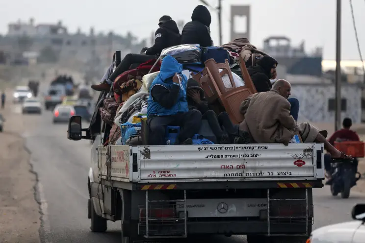 Civiles palestinos evacuados