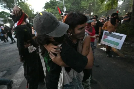 encapuchados-agreden-a-policias-en-embajada-de-israel-en-mexico-4569html-7af02d4e840955ccd6ead31a2f91c578jpeg-2810html-972928b8-66a5-4737-9f99-08de66aef299