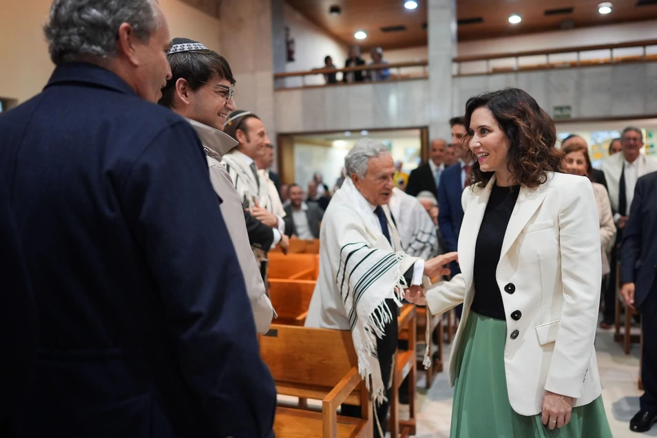 ayuso-sinagoga-yom-kipur11102024.jpg