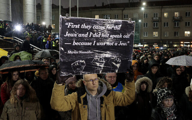 AFP__20241114__36MG96F__v1__HighRes__LithuaniaPoliticsDemo-640×400