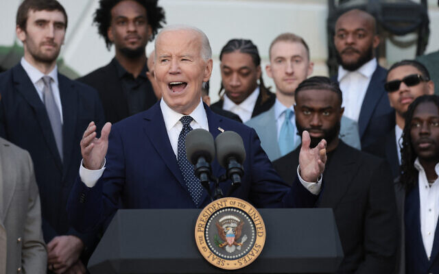 AFP__20241121__2186011776__v1__HighRes__NbaChampionBostonCelticsVisitTheWhiteHouse-e1732232439376-640×400