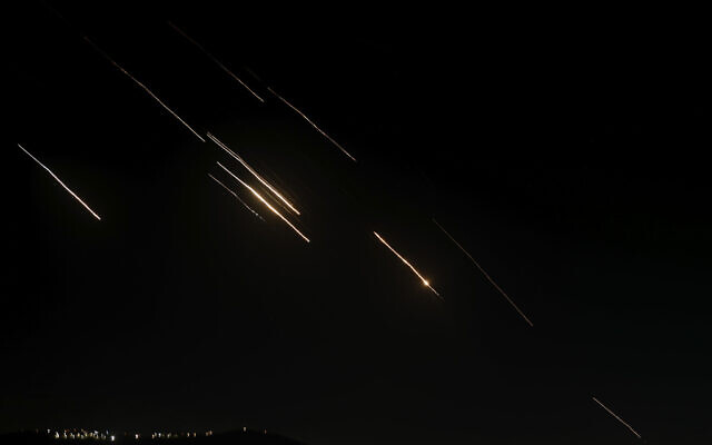 AP24275627628950-1-640×400