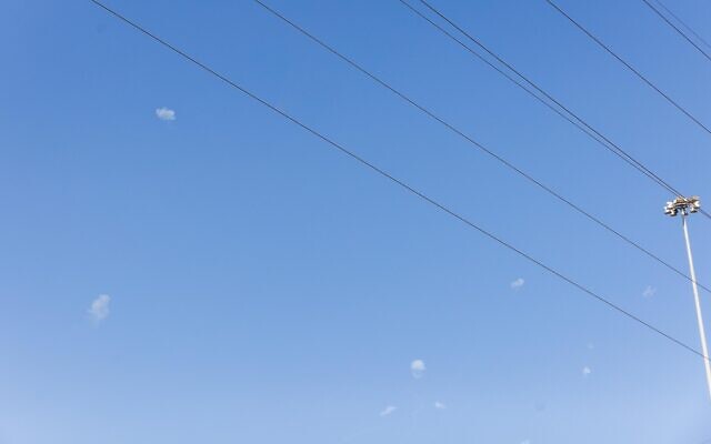 F241106YA001-640×400