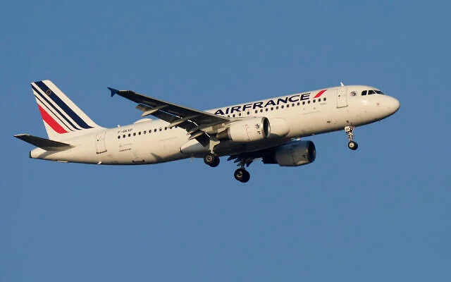 AP23361741867123-640×400
