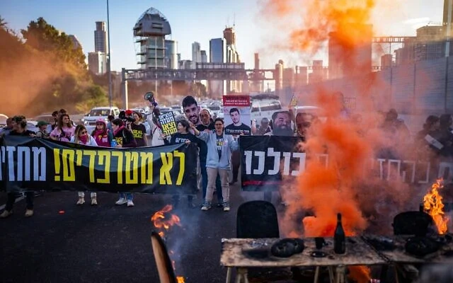 Protesta familiares rehenes