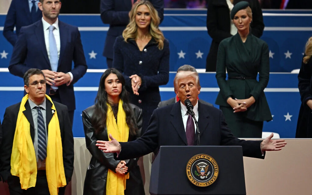Trump ex rehenes familiares