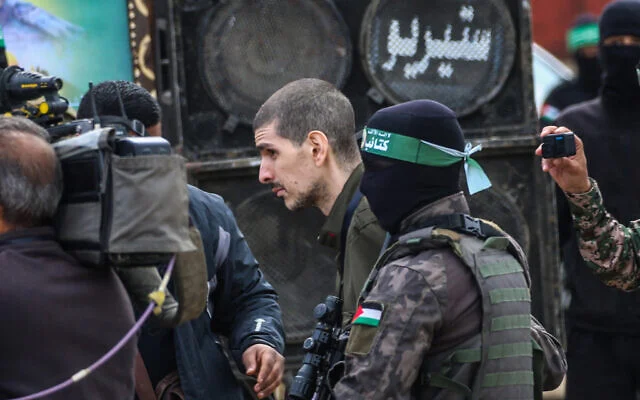 AFP__20250208__36XE9QP__v2__HighRes__PalestinianIsraelConflictGazaHostage-640×400