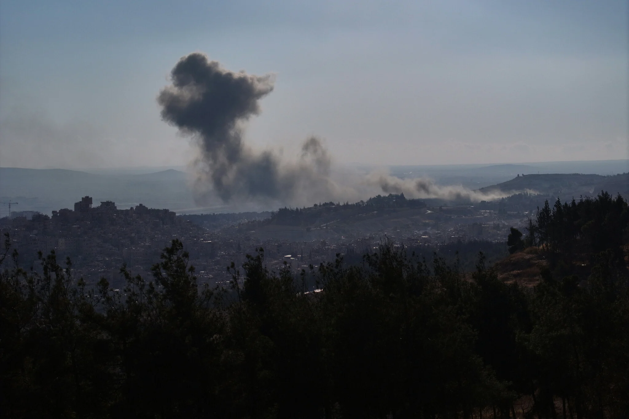 AFP__20241208__36PU7AN__v1__HighRes__SyriaIsraelConflictStrike