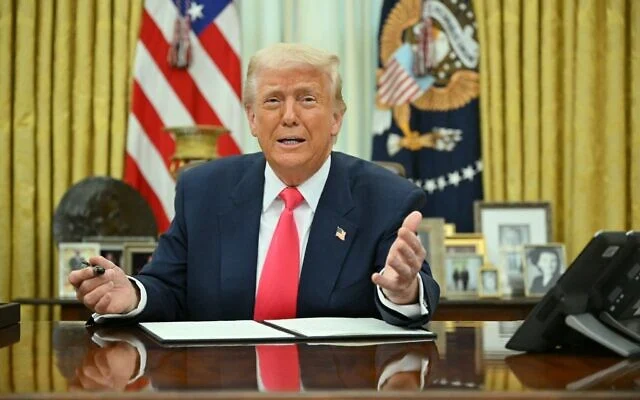 AFP__20250306__36ZE4F2__v1__HighRes__UsPoliticsTrumpEducation-e1741300729640-640×400