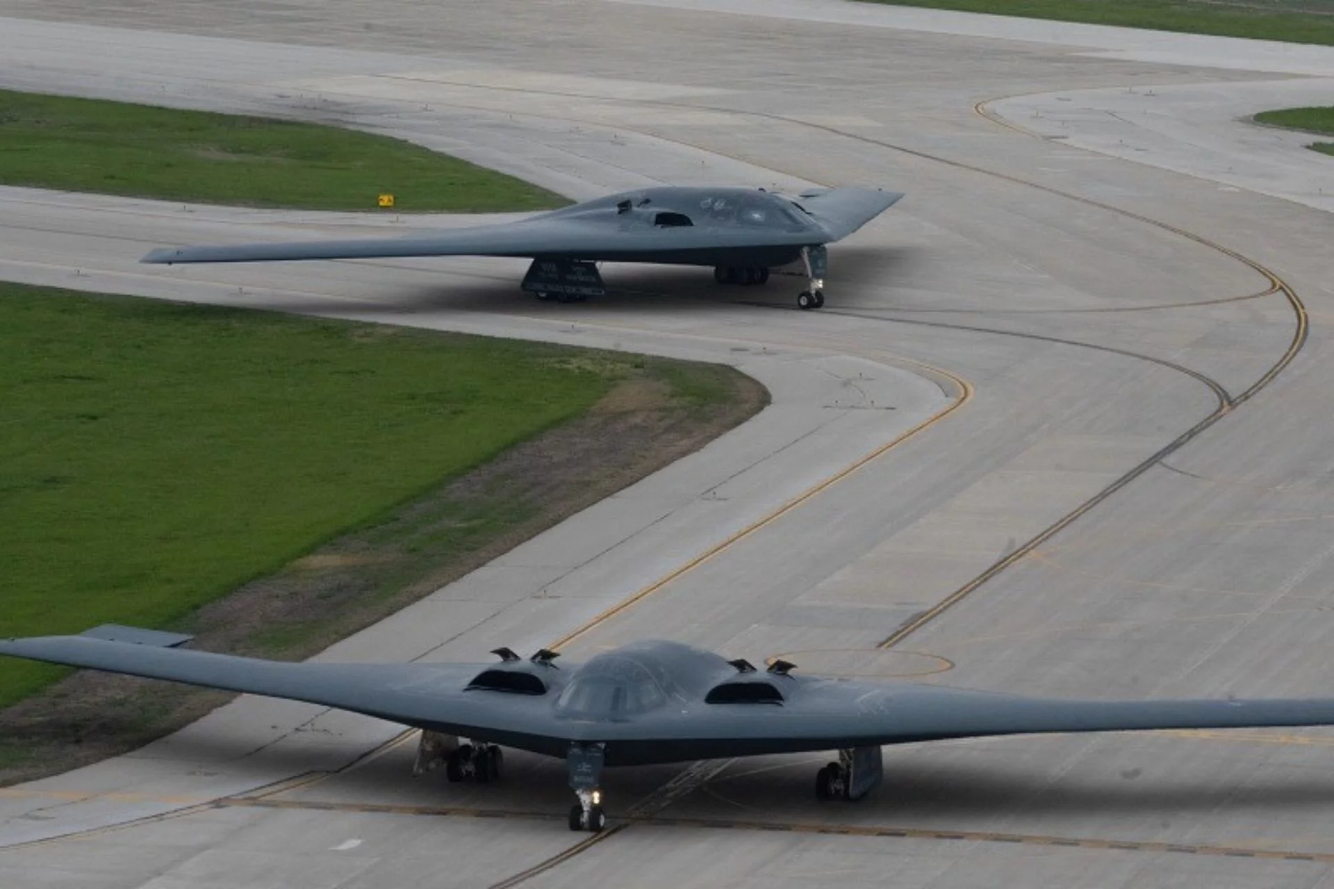 US_Deploys_B-2_Spirit_Stealth_Bombers_to_Diego_Garcia_in_Indian_Ocean_in_a_Strong_Signal_to_Iran2-d99e85c5