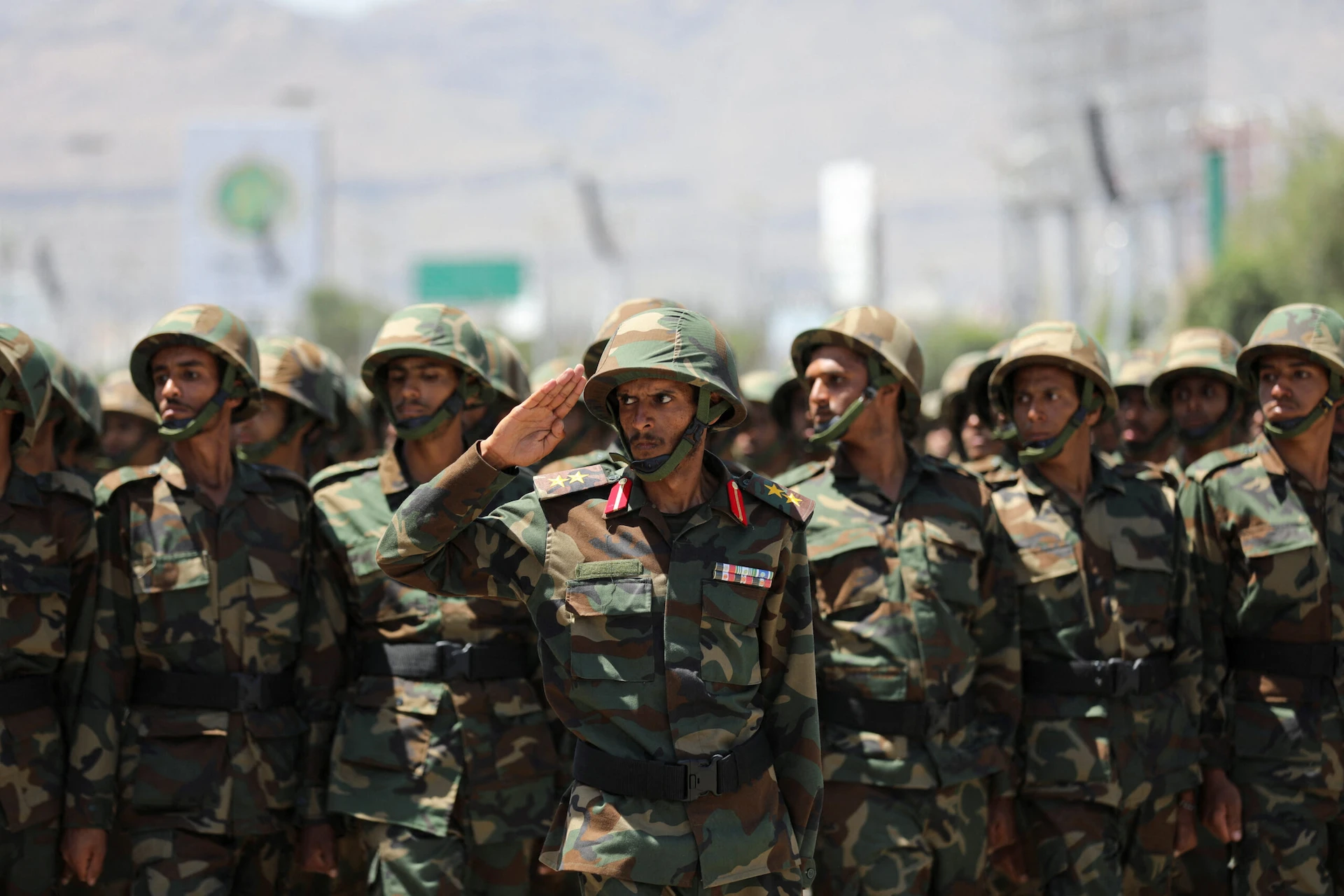 2023-09-21T112600Z_1786234240_RC2WC3AO9KE9_RTRMADP_3_YEMEN-SECURITY-PARADE-scaled