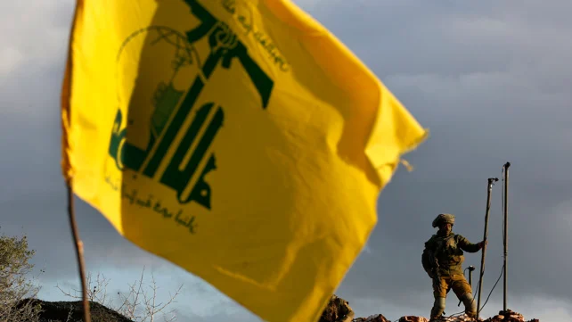 Bandera Hezbollah soldado