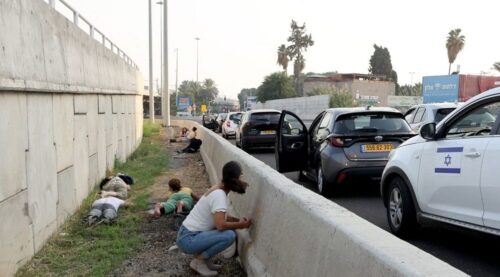 Israelíes refugiados misiles