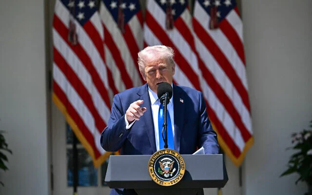 AFP__20250501__44846JA__v1__HighRes__TrumpParticipatesToANationalDayOfPrayerEvent-640×400