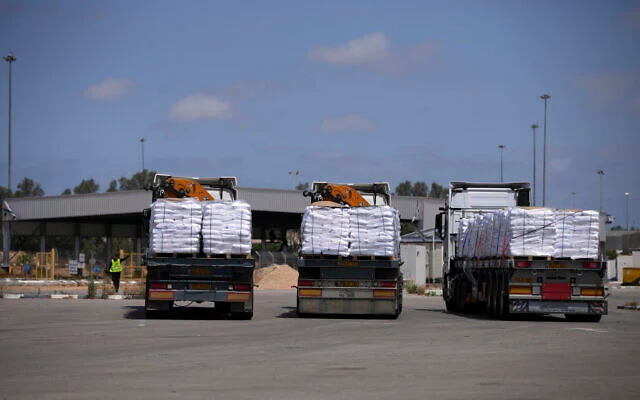 AP25139298246538-640×400