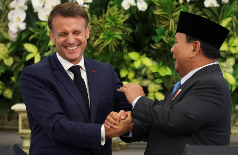 macron indo