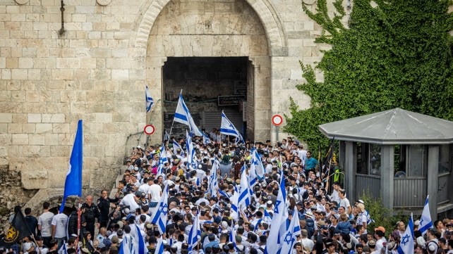 ריקוד-דגלים-מצעד-f230518ys119
