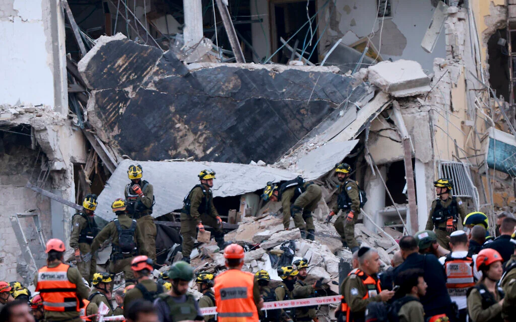 Edificio israelí detruido