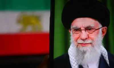 Khamenei exbandera Irán