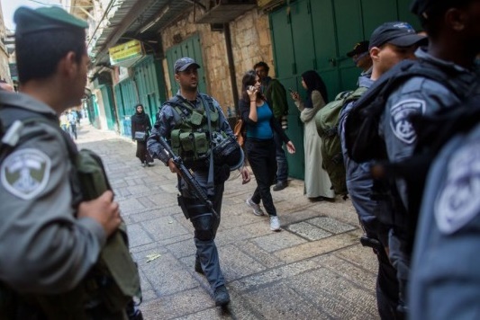 Tres personas resultaron levemente heridas en ataques con piedras en Jerusalem