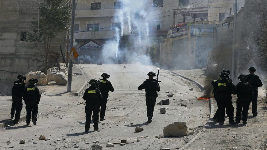 Un Policía de la Frontera y cuatro palestinos resultaron heridos en enfrentamientos en Jerusalem y Cisjordania