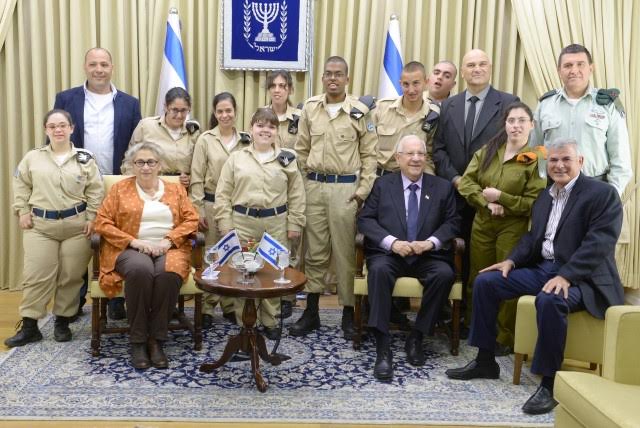 El presidente de Israel recibió a soldados con capacidades especiales